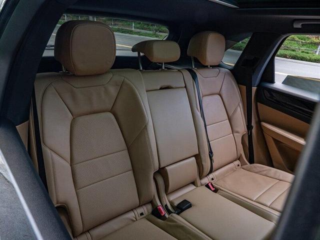 Photo of 2020 White Porsche Cayenne