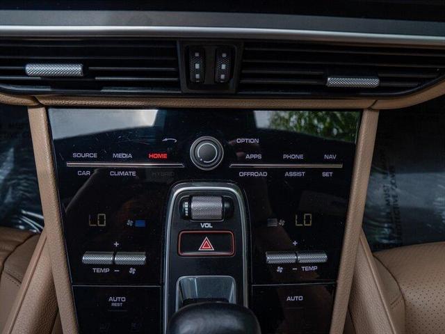 Photo of 2020 White Porsche Cayenne