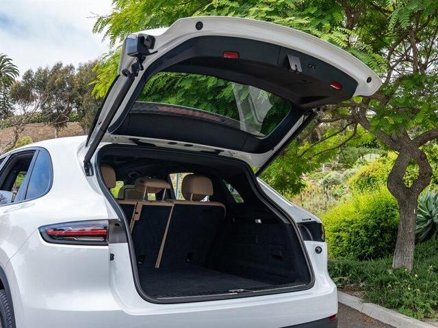 Photo of 2020 White Porsche Cayenne