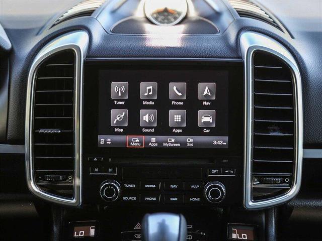 Photo of 2018 Gray Porsche Cayenne
