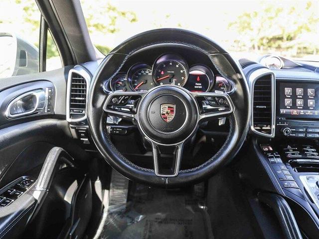 Photo of 2018 Gray Porsche Cayenne