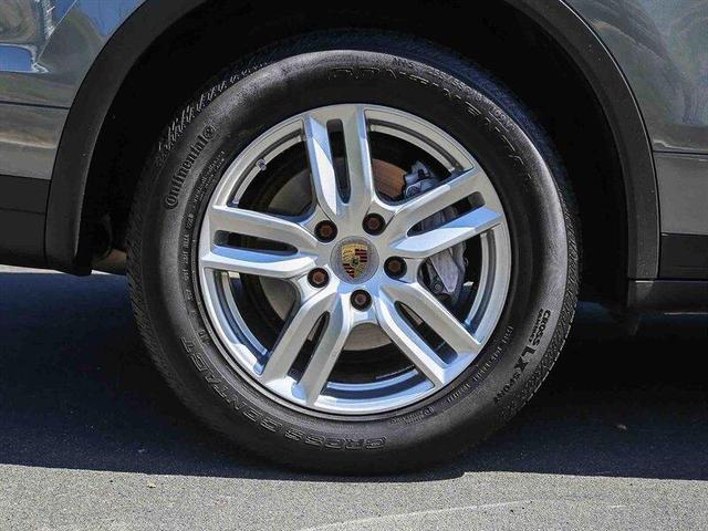 Photo of 2018 Gray Porsche Cayenne