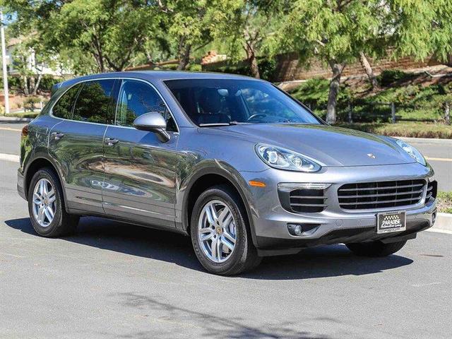 Photo of 2018 Gray Porsche Cayenne