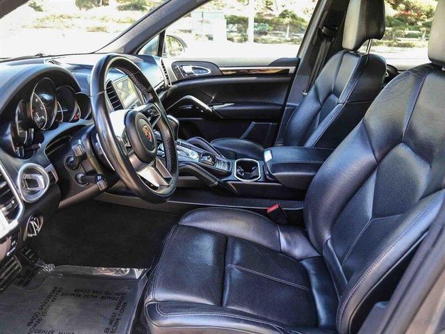 Photo of 2018 Gray Porsche Cayenne