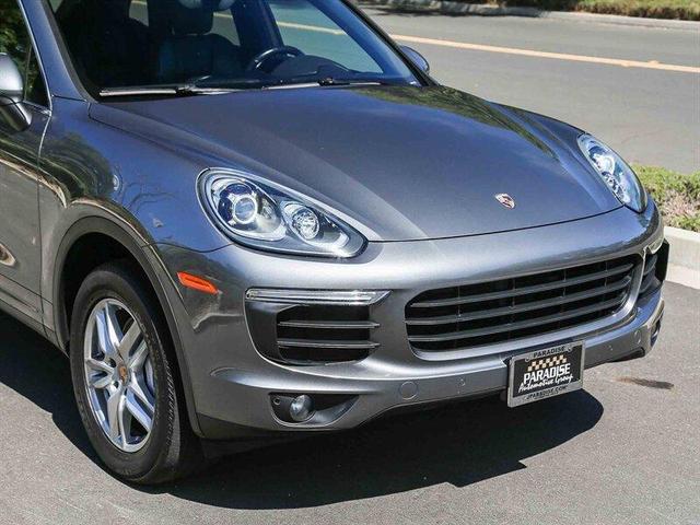 Photo of 2018 Gray Porsche Cayenne