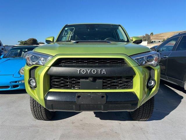 Photo of 2022 Green Toyota 4Runner
