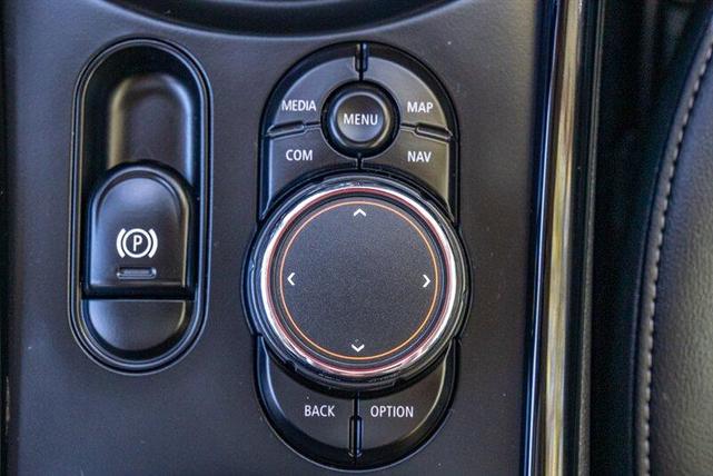 Photo of 2019 Midnight Black Metallic MINI Clubman