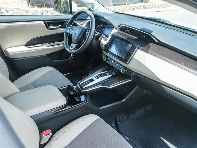 Photo of 2019 White Honda Clarity Plug-In Hybrid