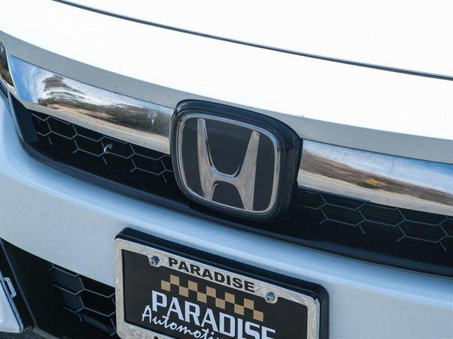 Photo of 2019 White Honda Clarity Plug-In Hybrid