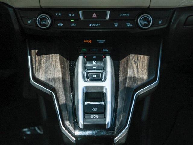 Photo of 2019 White Honda Clarity Plug-In Hybrid