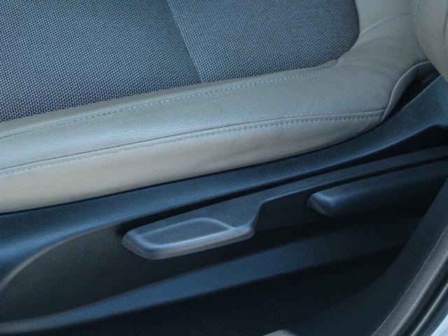 Photo of 2019 White Honda Clarity Plug-In Hybrid