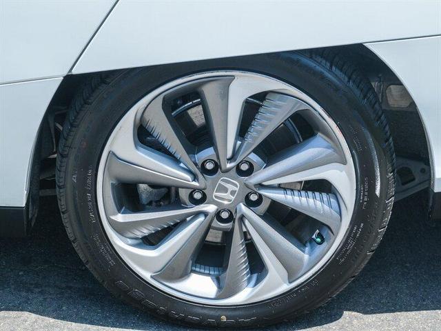 Photo of 2019 White Honda Clarity Plug-In Hybrid