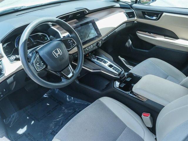Photo of 2019 White Honda Clarity Plug-In Hybrid