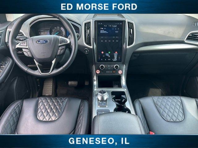 Photo of 2024 Iconic Silver Metallic Ford Edge