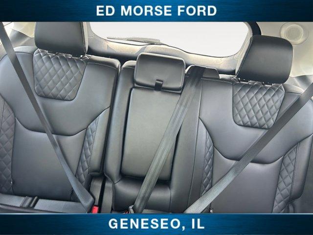 Photo of 2024 Iconic Silver Metallic Ford Edge