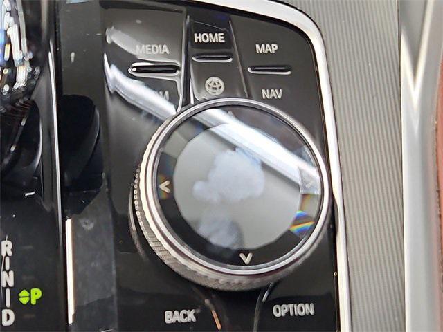Photo of 2020 Carbon Black Metallic BMW X6