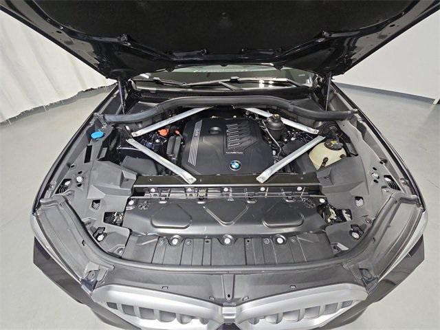 Photo of 2020 Carbon Black Metallic BMW X6