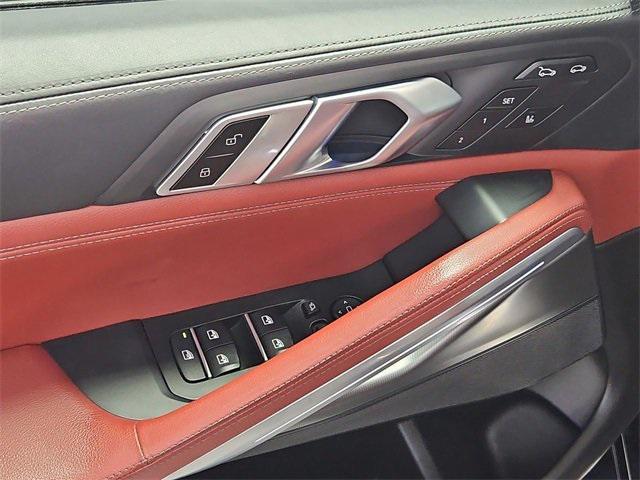 Photo of 2020 Carbon Black Metallic BMW X6