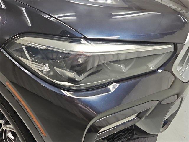 Photo of 2020 Carbon Black Metallic BMW X6