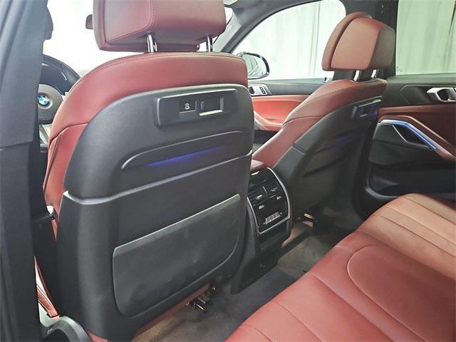 Photo of 2020 Carbon Black Metallic BMW X6