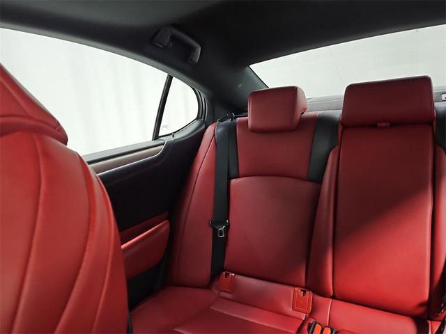 Photo of 2021 Ultra White Lexus ES 350