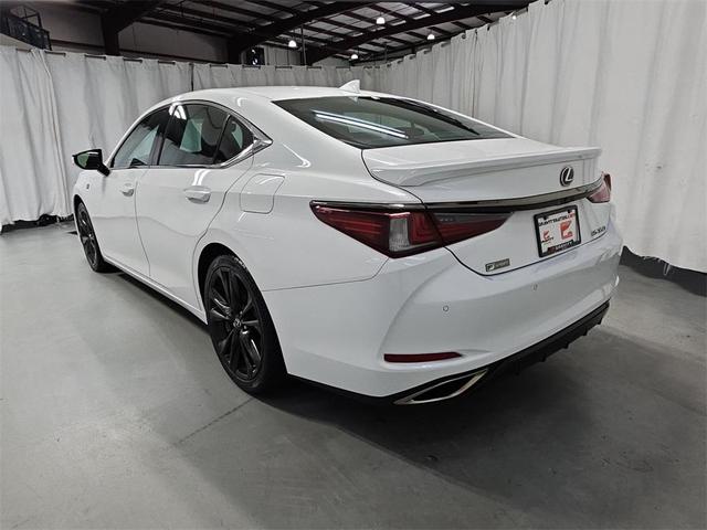 Photo of 2021 Ultra White Lexus ES 350