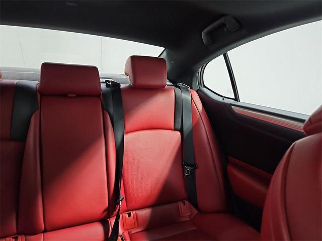 Photo of 2021 Ultra White Lexus ES 350