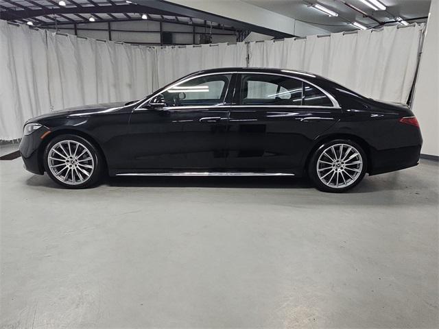 Photo of 2022 Black Mercedes-Benz S-Class