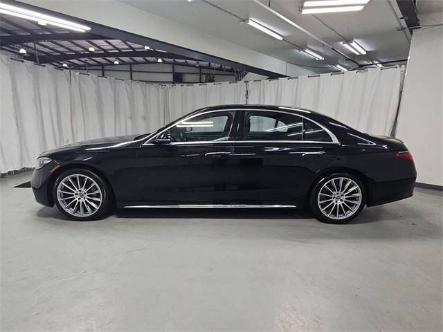 Photo of 2022 Black Mercedes-Benz S-Class
