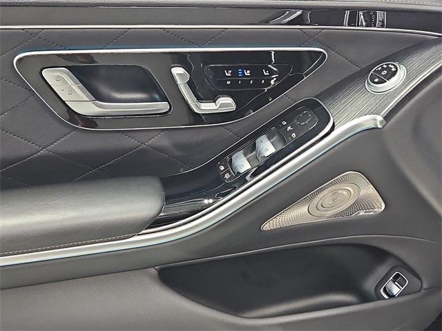 Photo of 2022 Black Mercedes-Benz S-Class