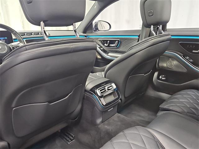 Photo of 2022 Black Mercedes-Benz S-Class