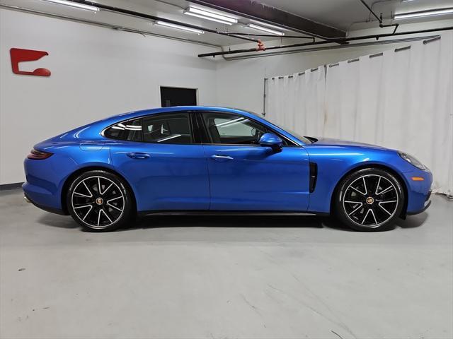 Photo of 2018 Blue Porsche Panamera