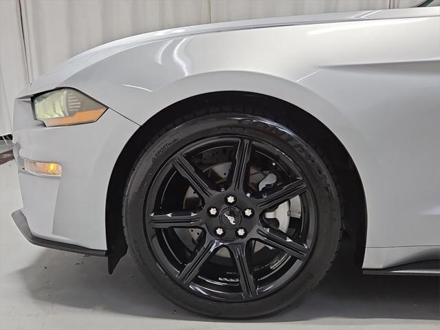 Photo of 2020 Silver Metallic Ford Mustang
