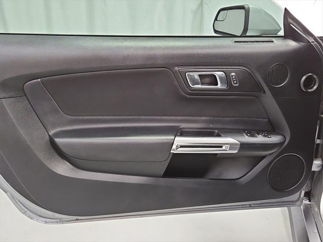 Photo of 2020 Silver Metallic Ford Mustang