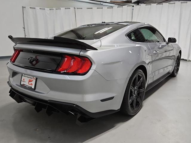 Photo of 2020 Silver Metallic Ford Mustang