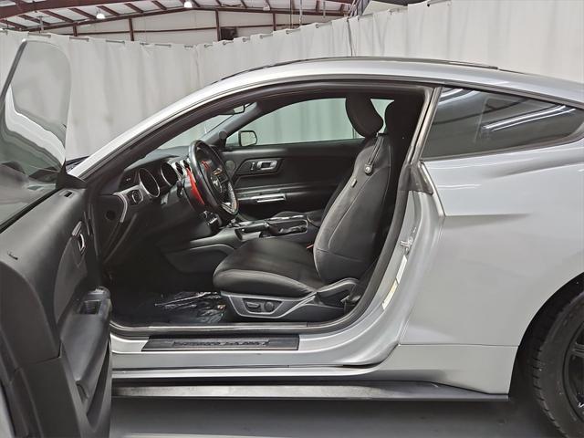 Photo of 2020 Silver Metallic Ford Mustang