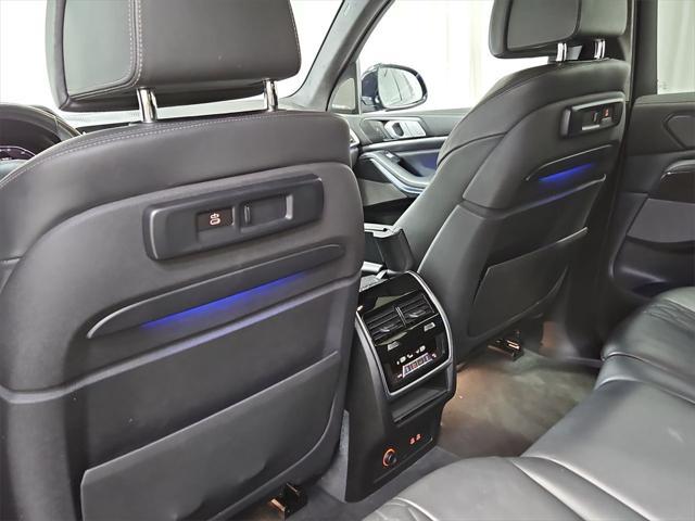 Photo of 2019 Arctic Gray Metallic BMW X7