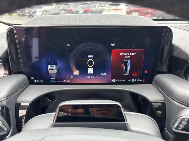 Photo of 2025 Pristine White Metallic Tri-Coat Lincoln Aviator