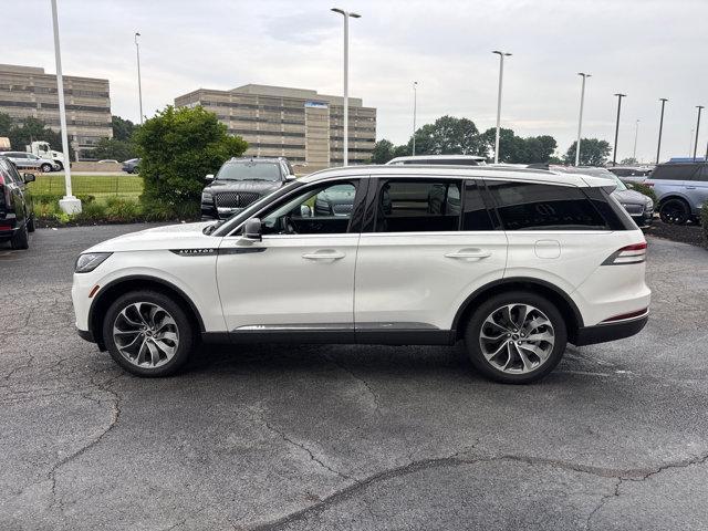 Photo of 2025 Pristine White Metallic Tri-Coat Lincoln Aviator