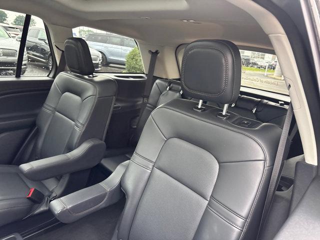 Photo of 2025 Pristine White Metallic Tri-Coat Lincoln Aviator