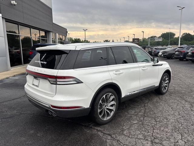 Photo of 2025 Pristine White Metallic Tri-Coat Lincoln Aviator