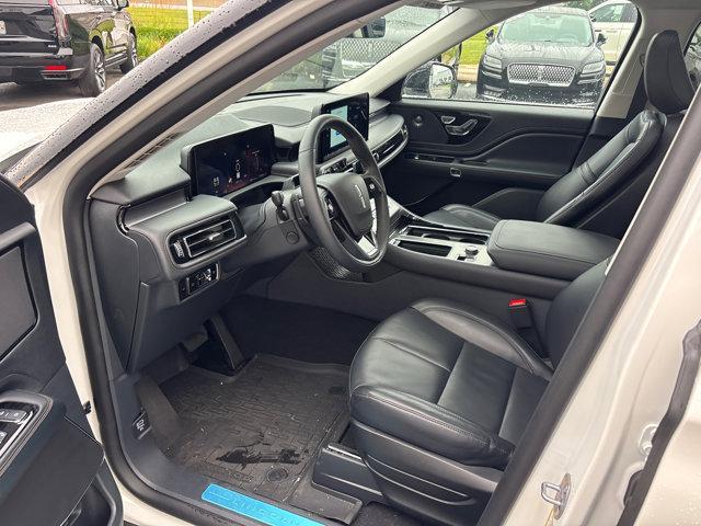 Photo of 2025 Pristine White Metallic Tri-Coat Lincoln Aviator