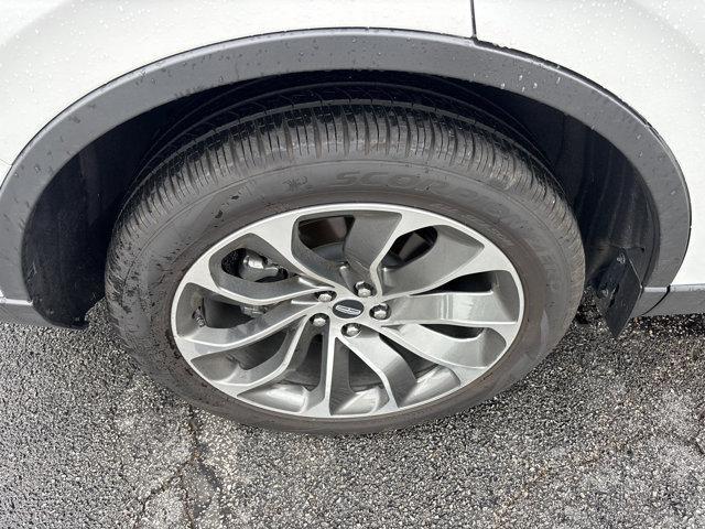 Photo of 2025 Pristine White Metallic Tri-Coat Lincoln Aviator