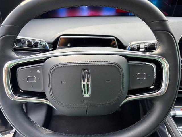Photo of 2025 Infinite Black Metallic Clearcoat Lincoln Nautilus