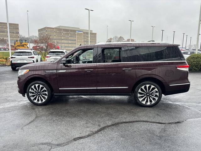 Photo of 2024 Diamond Red Metallic Tinted Clearcoat Lincoln Navigator