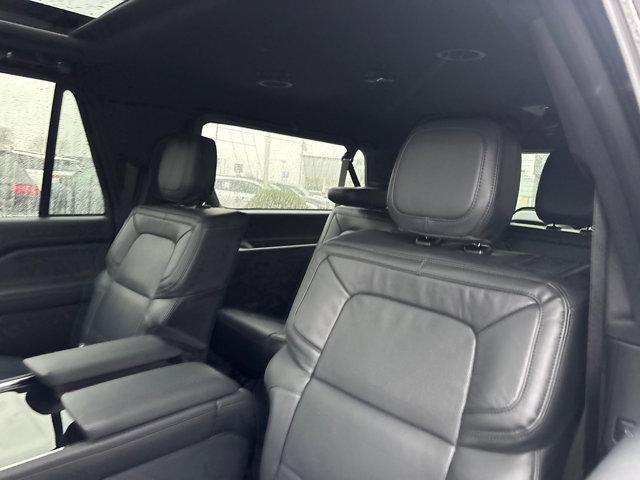 Photo of 2024 Diamond Red Metallic Tinted Clearcoat Lincoln Navigator