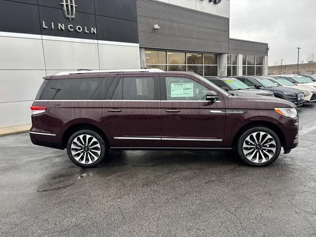 Photo of 2024 Diamond Red Metallic Tinted Clearcoat Lincoln Navigator