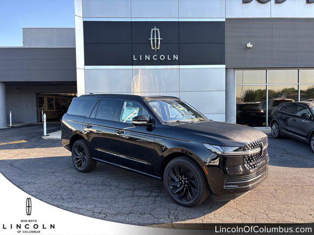 Photo of 2025 Infinite Black Metallic Clearcoat Lincoln Navigator