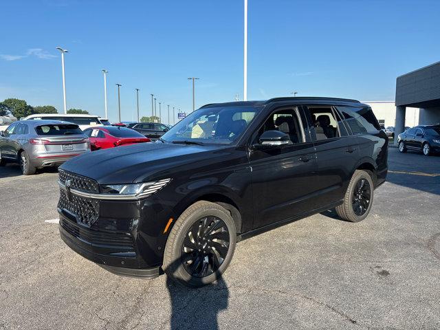 Photo of 2025 Infinite Black Metallic Clearcoat Lincoln Navigator