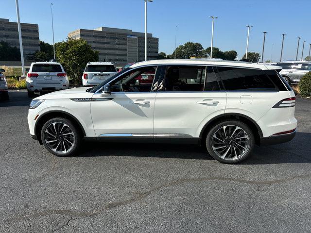 Photo of 2025 Pristine White Metallic Tri-Coat Lincoln Aviator